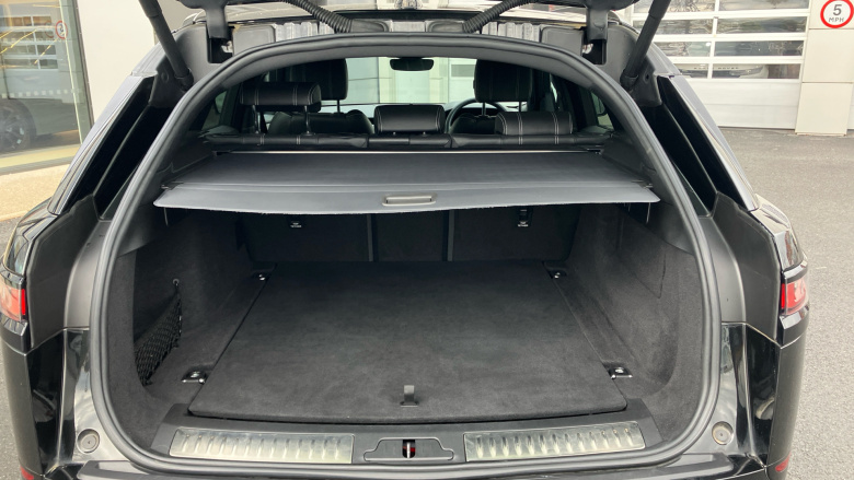 Land Rover Range Rover Velar 2.0 D200 R-Dynamic SE 5dr Auto Diesel Estate